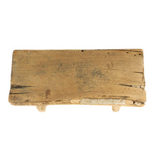 Cargar imagen en el visor de la Galería, Mesa baja / banco rectangular de madera de cedro encontrado en Yucatán,  finales del siglo XIX.
