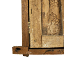 Cargar imagen en el visor de la Galería, Excepcional ventanita de madera de mezquite de mediados del siglo XIX
