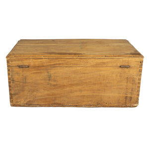 Baúl de madera de sabino encontrado en Oaxaca / Sur de México, finales del siglo XIX.