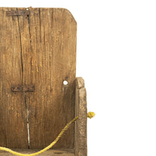 Cargar imagen en el visor de la Galería, Banco de madera de pino hecho a mano, circa1890.
