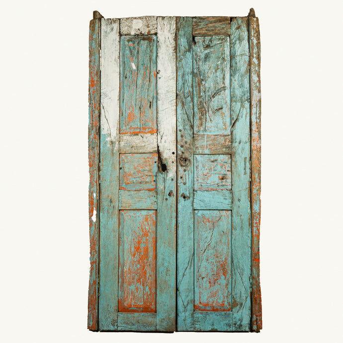 Par de puertas de madera de mezquite de mediados del S XIX encontradas en Zacatecas.