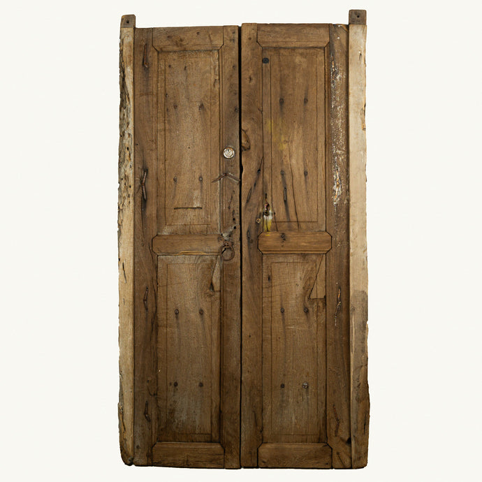 Hermosa puerta de madera de mezquite del siglo XIX de Jalisco.