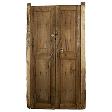Cargar imagen en el visor de la Galería, Hermosa puerta de madera de mezquite del siglo XIX de Jalisco.
