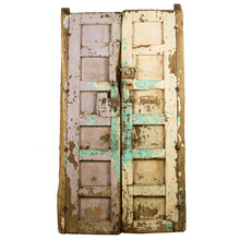 Cargar imagen en el visor de la Galería, Hermosa puerta de madera de mezquite del siglo XIX de Jalisco.
