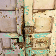 Cargar imagen en el visor de la Galería, Hermosa puerta de madera de mezquite del siglo XIX de Jalisco.
