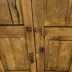Increíble par de puertas de madera solida de mezquite, mediados del siglo XIX.