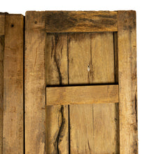 Cargar imagen en el visor de la Galería, Increíble par de puertas de madera solida de mezquite, mediados del siglo XIX.
