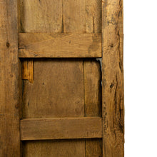 Cargar imagen en el visor de la Galería, Increíble par de puertas de madera solida de mezquite, mediados del siglo XIX.

