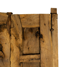 Cargar imagen en el visor de la Galería, Excepcional puerta de madera de mezquite con clavos de forja de medidados del siglo XIX.
